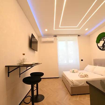Gran Duca San Riccardo Luxury House Vicino Aeroporto Check In H24 *